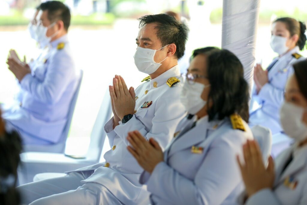 http://line_album_221202_1